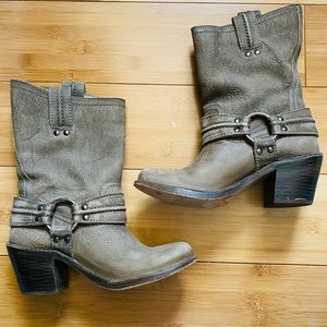 Frye Carmen Harness Short Boot. Grey. Women’s Size 6